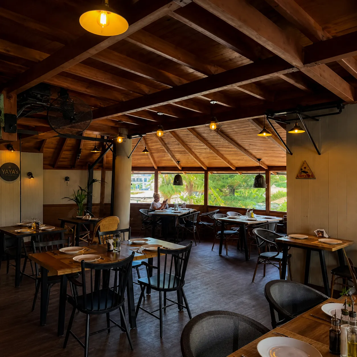 Yaya's outdoor seating